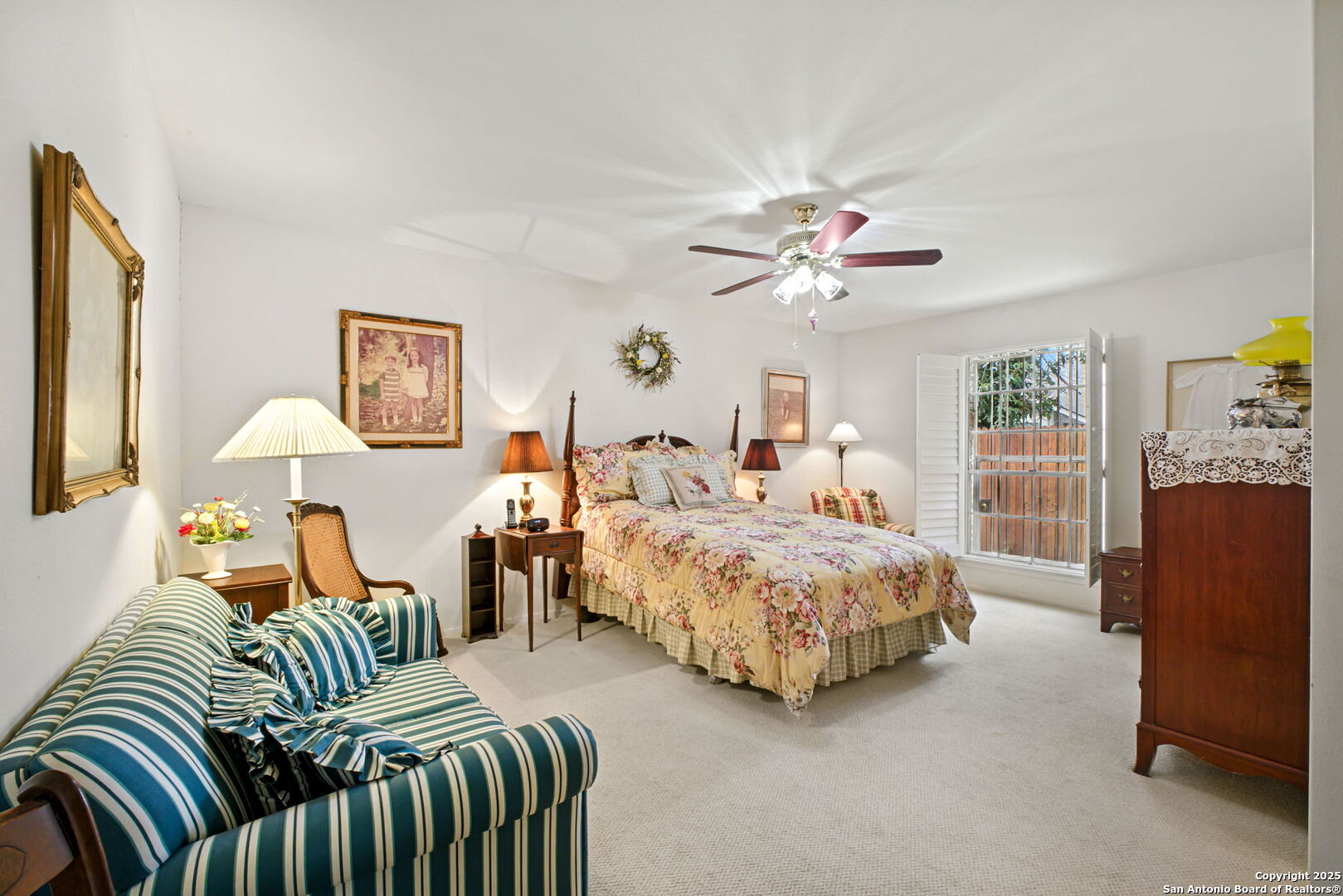 8033 N New Braunfels 300E