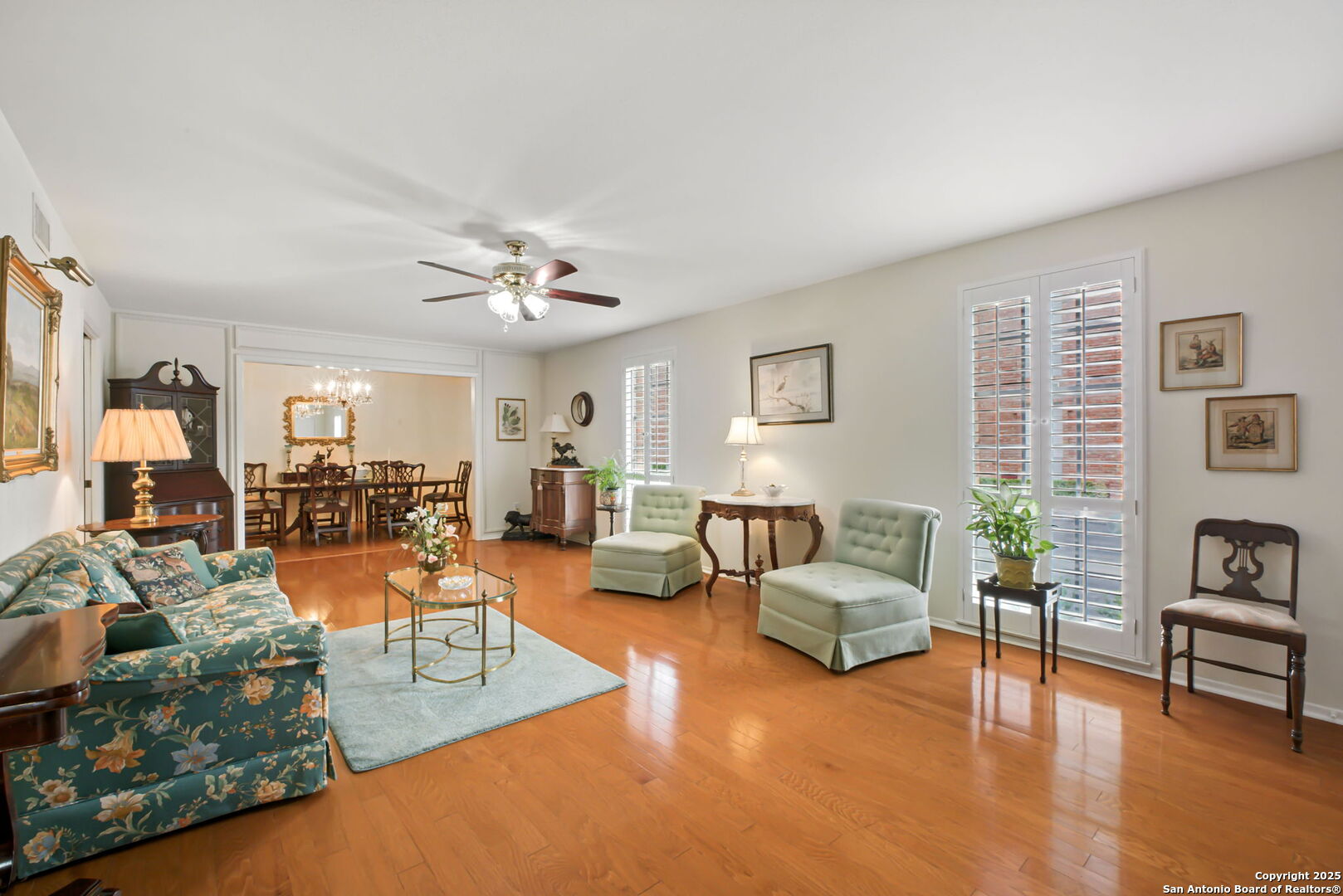 8033 N New Braunfels 300E