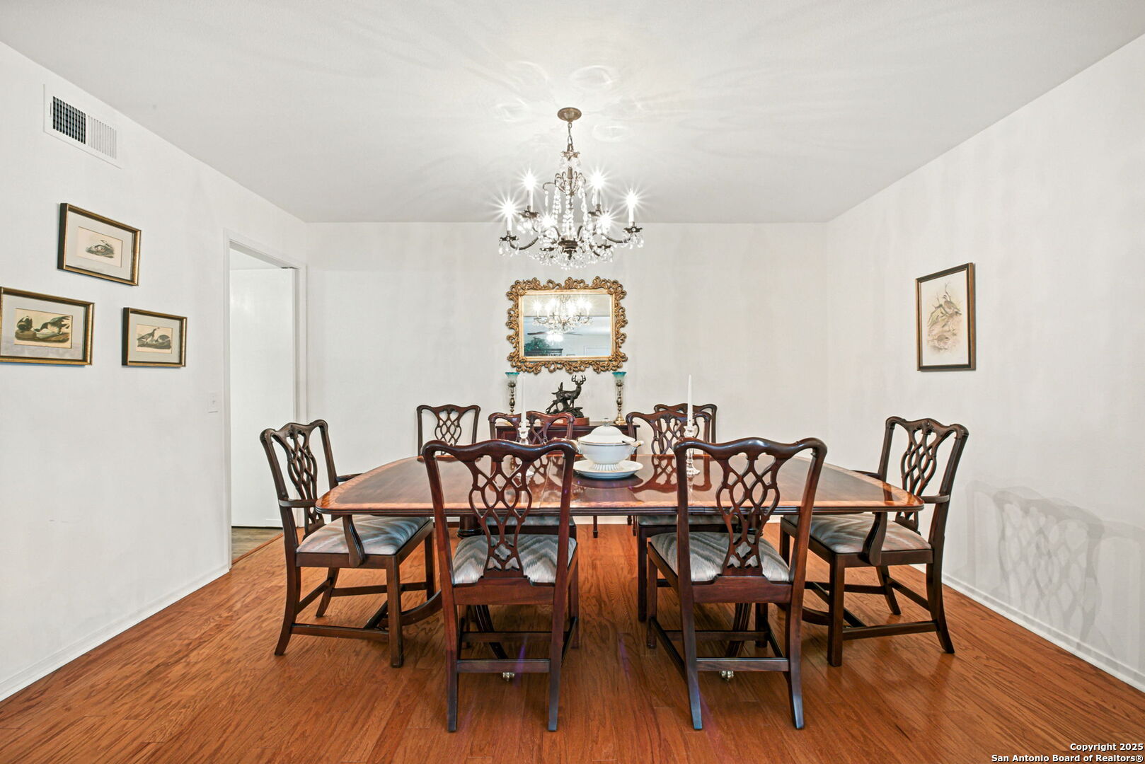 8033 N New Braunfels 300E