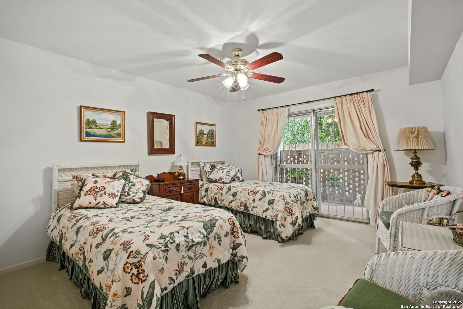 8033 N New Braunfels 300E