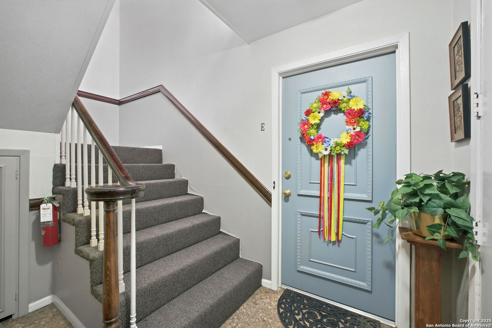 8033 N New Braunfels 300E