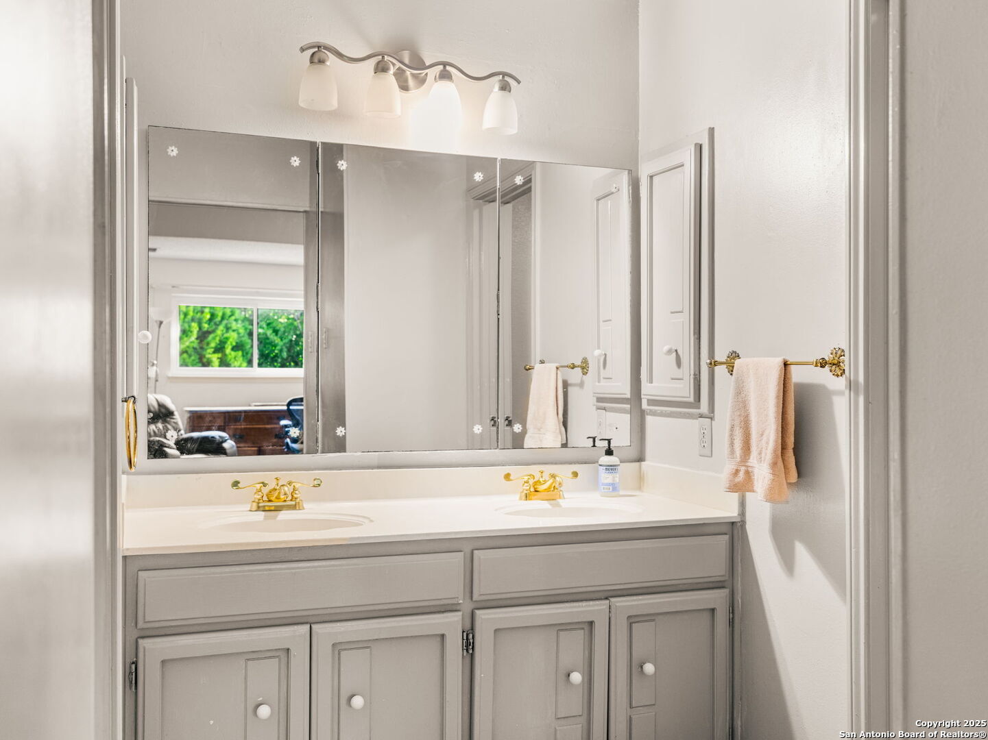 11610 Whisper Trail St