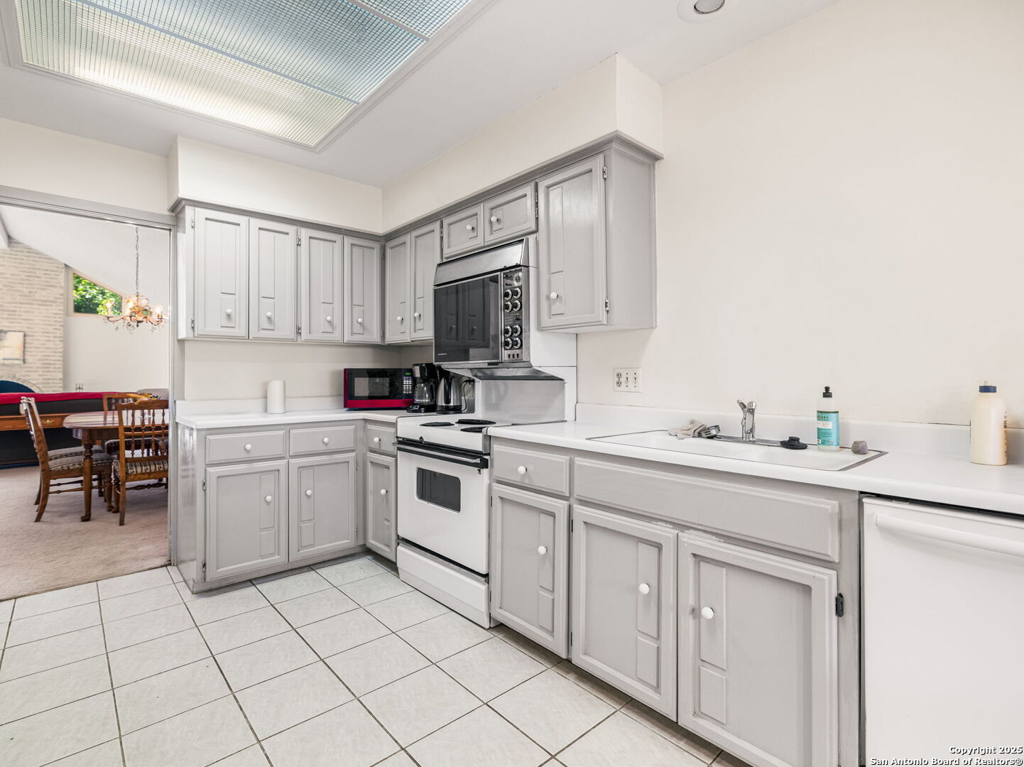 11610 Whisper Trail St