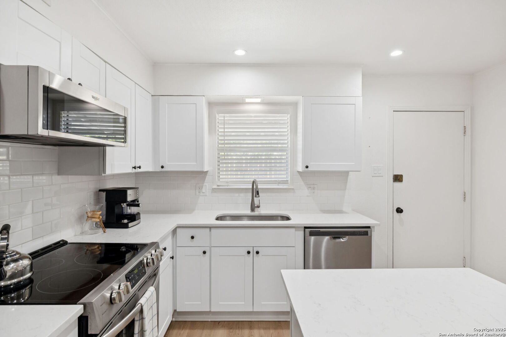 102 Ruelle Ln 220-B