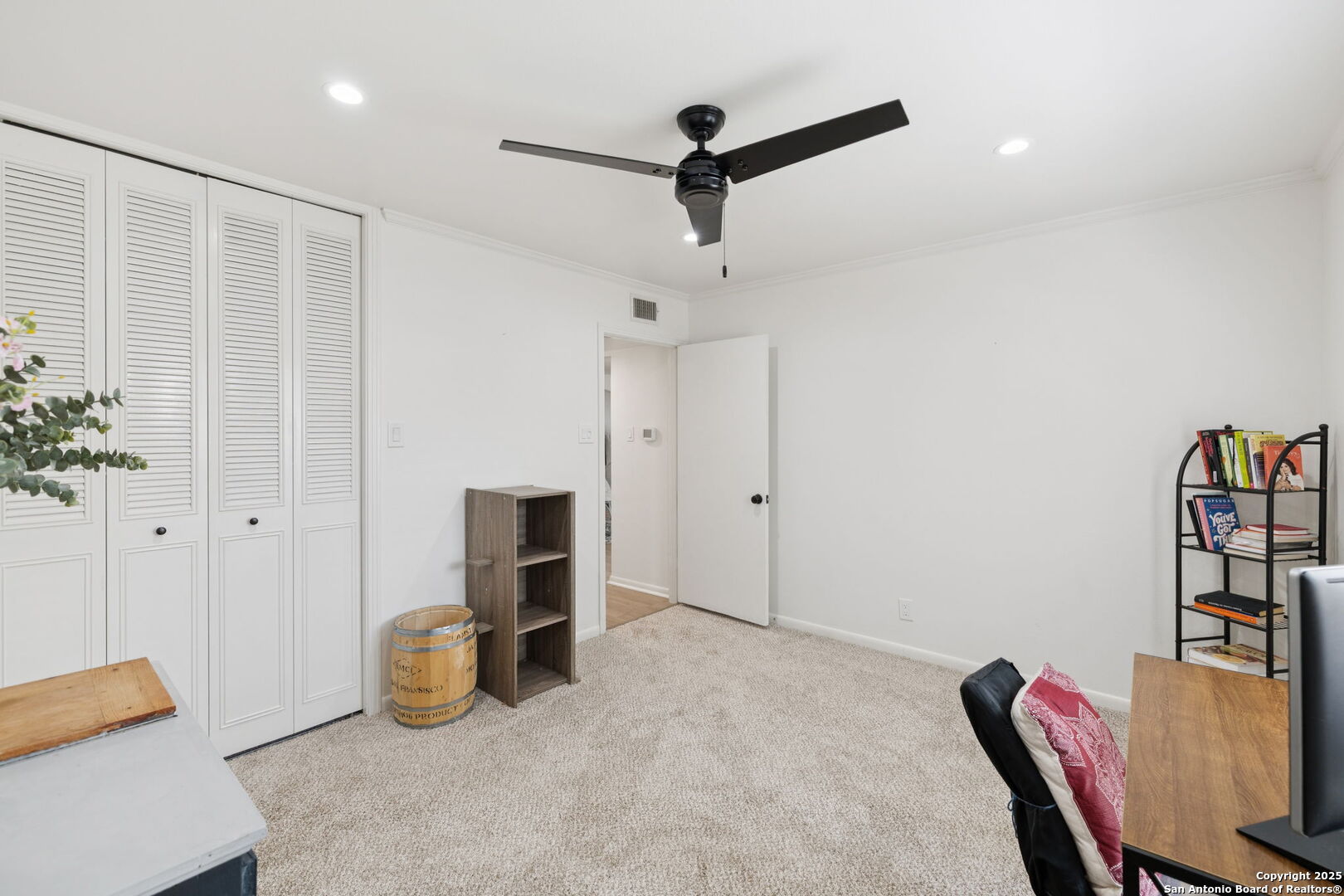 102 Ruelle Ln 220-B