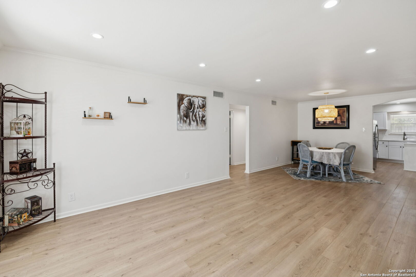 102 Ruelle Ln 220-B