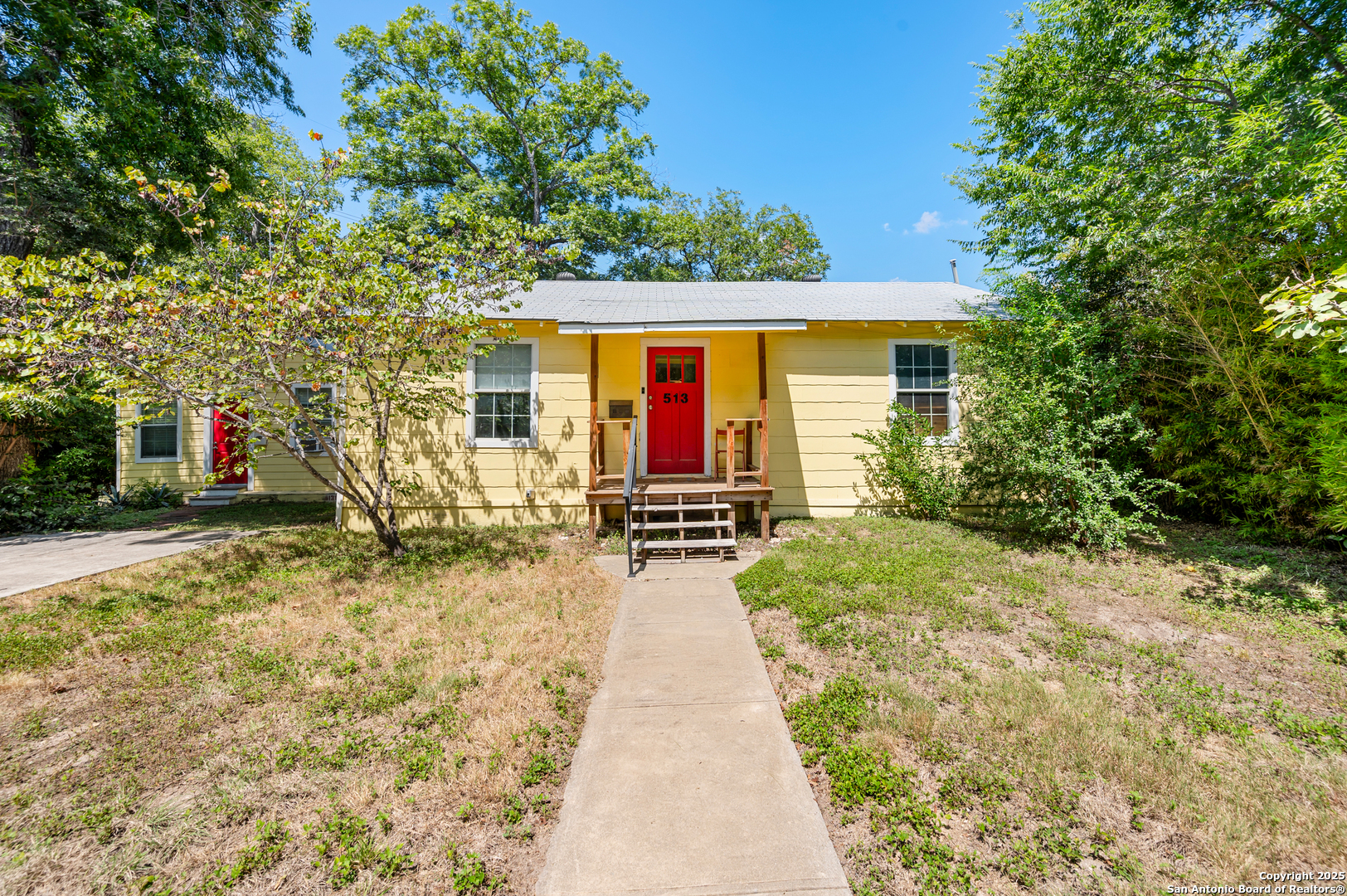 513 W Rosewood