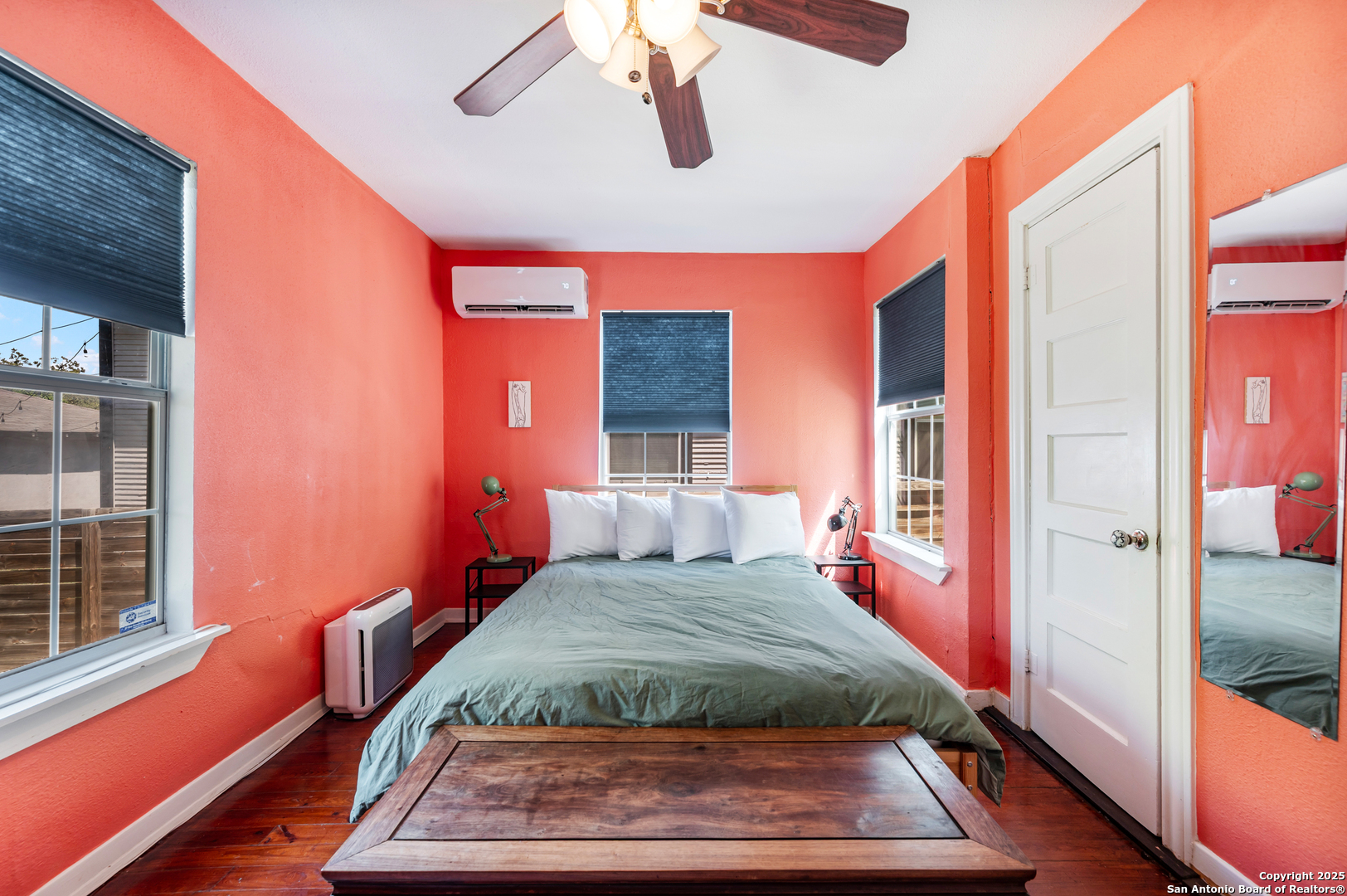513 W Rosewood