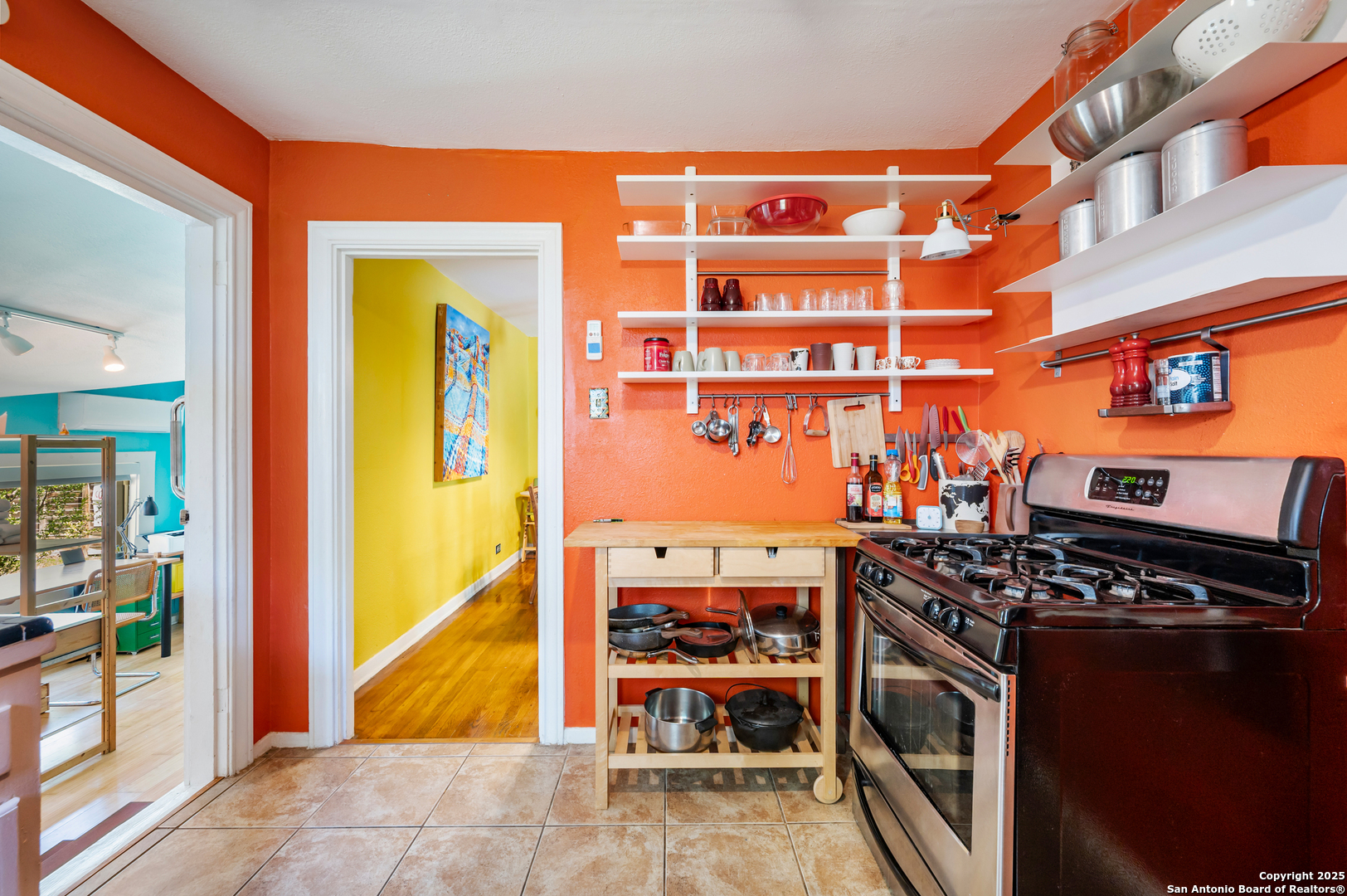 513 W Rosewood