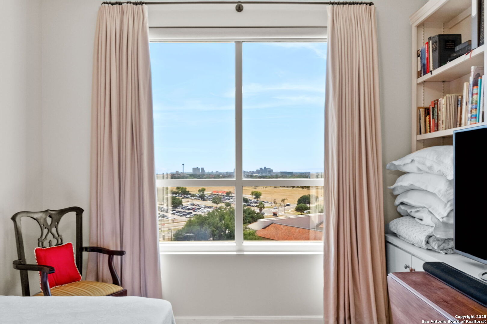 1 TOWERS PARK LN 1211