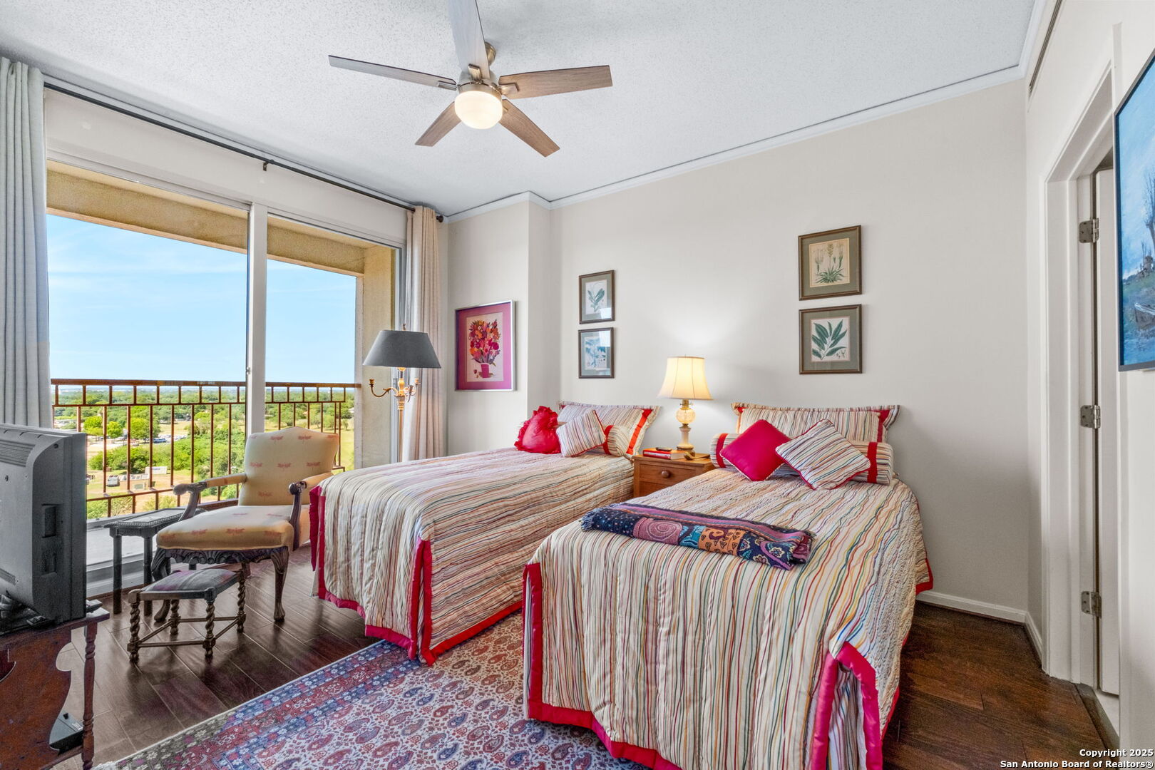 1 TOWERS PARK LN 1211