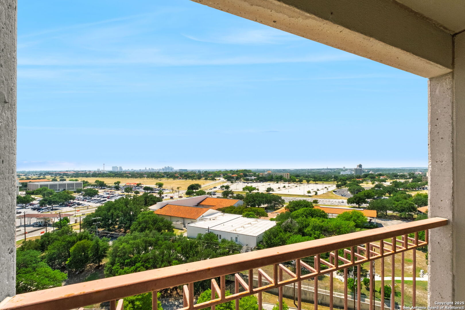 1 TOWERS PARK LN 1211