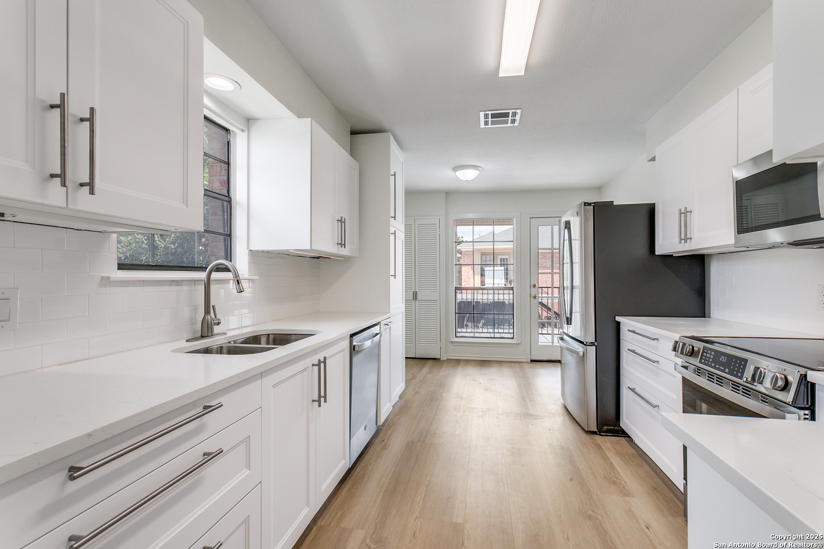 7815 Broadway 202