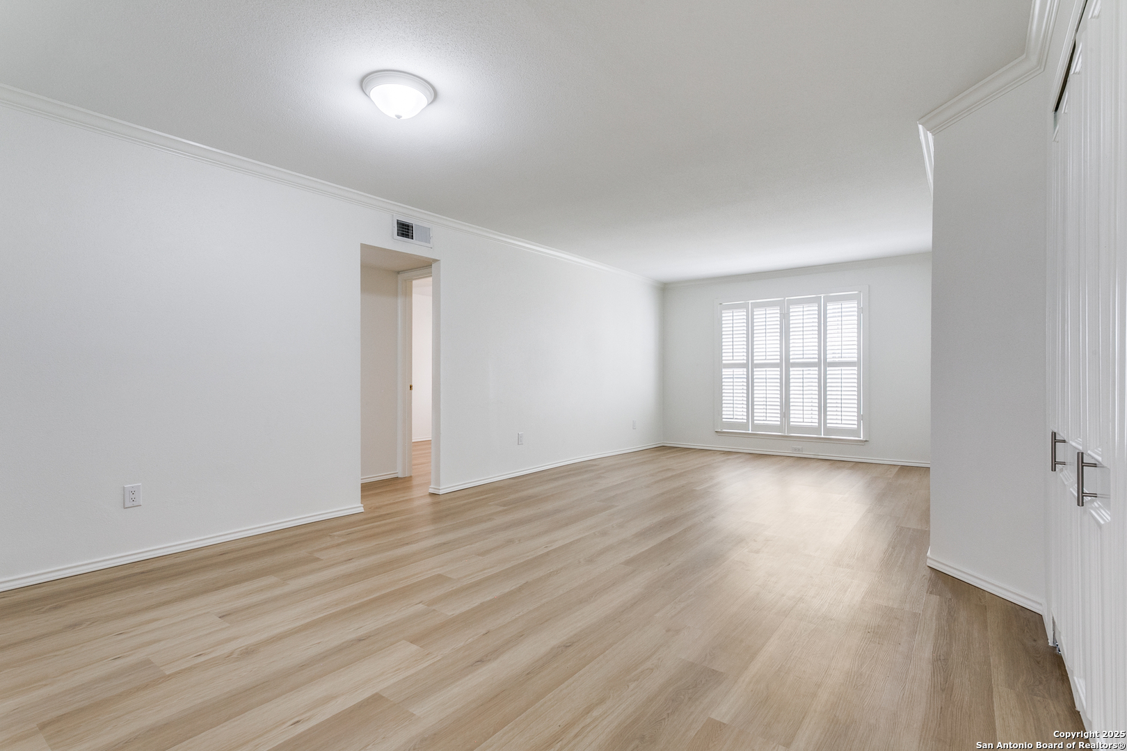 7815 Broadway 201