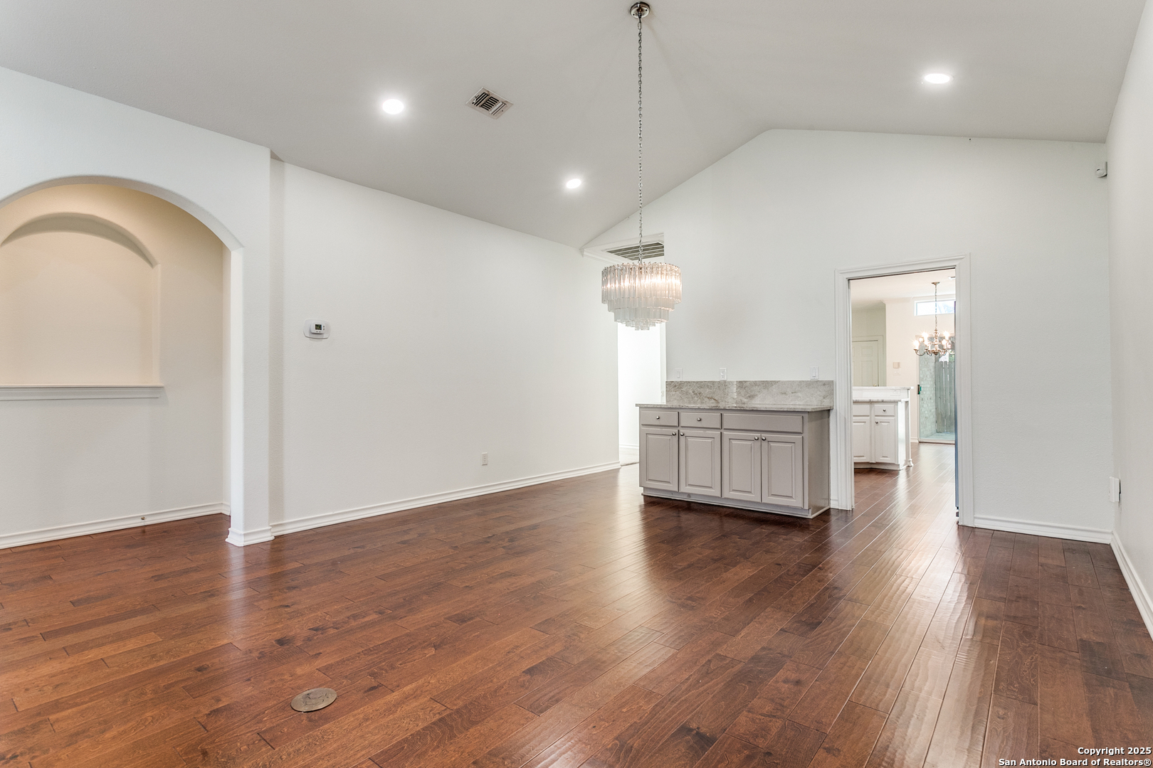 85 Oakwell Farms Pkwy