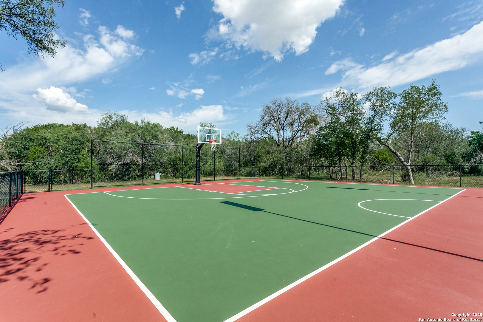 85 Oakwell Farms Pkwy