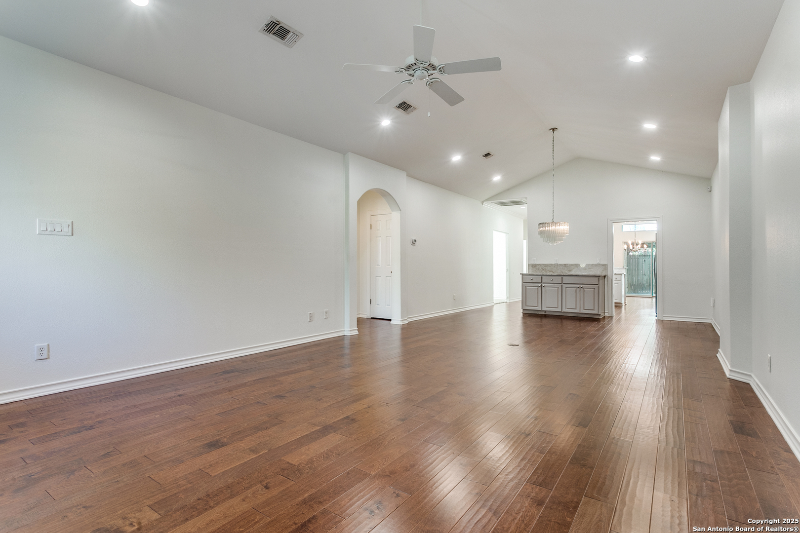 85 Oakwell Farms Pkwy