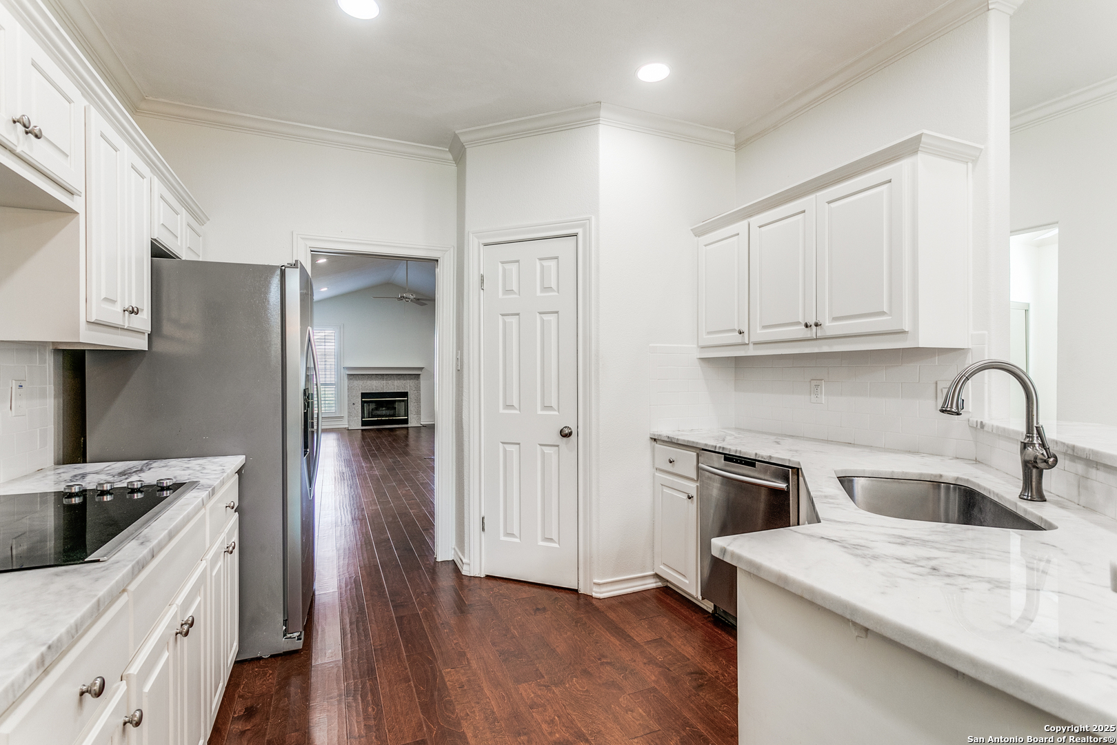 85 Oakwell Farms Pkwy