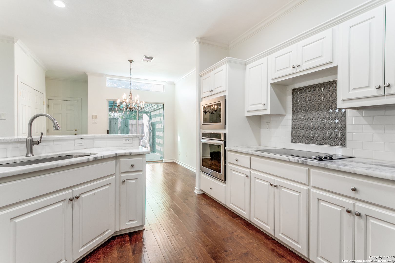 85 Oakwell Farms Pkwy