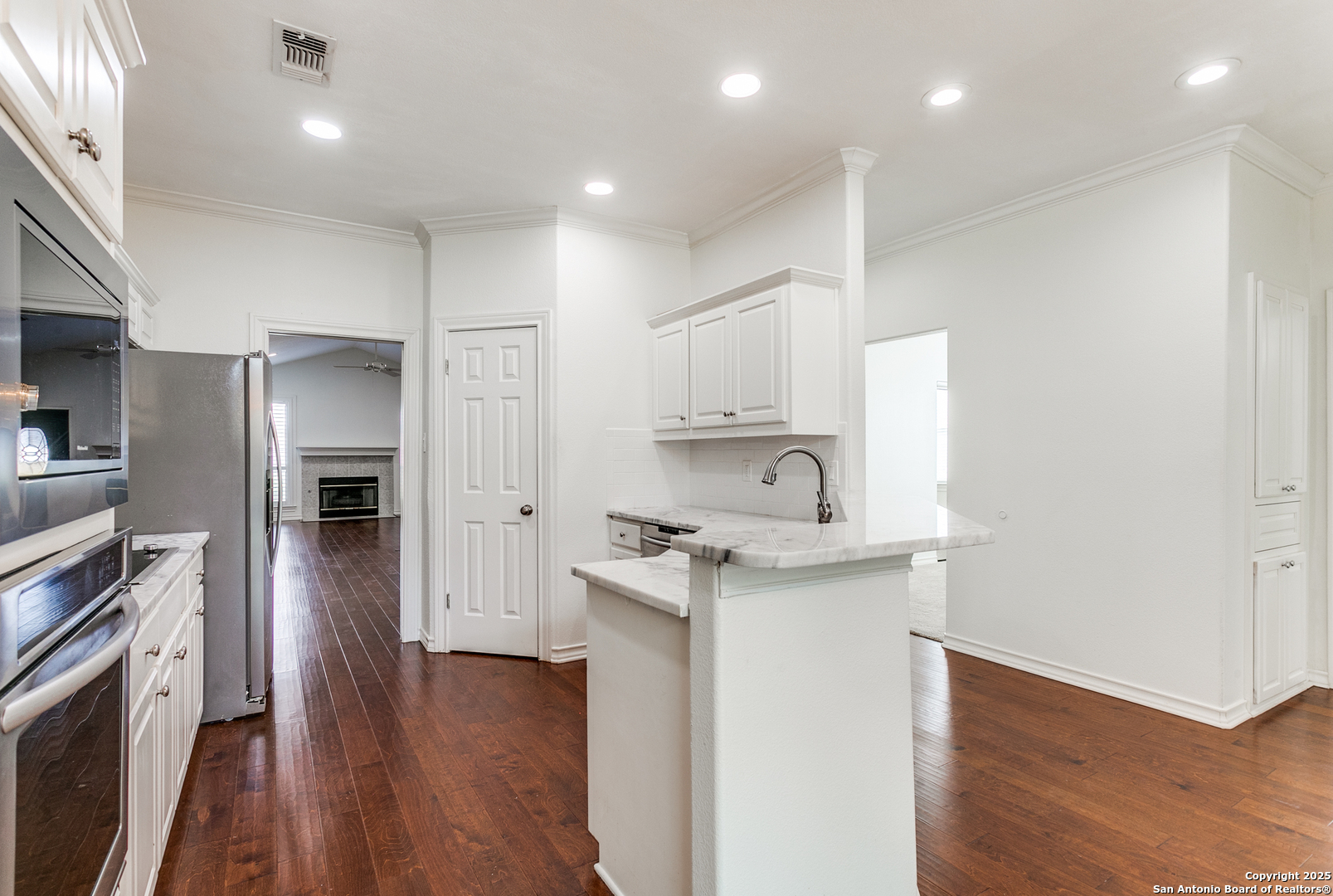 85 Oakwell Farms Pkwy