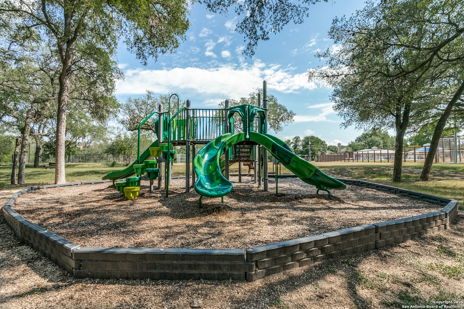 85 Oakwell Farms Pkwy