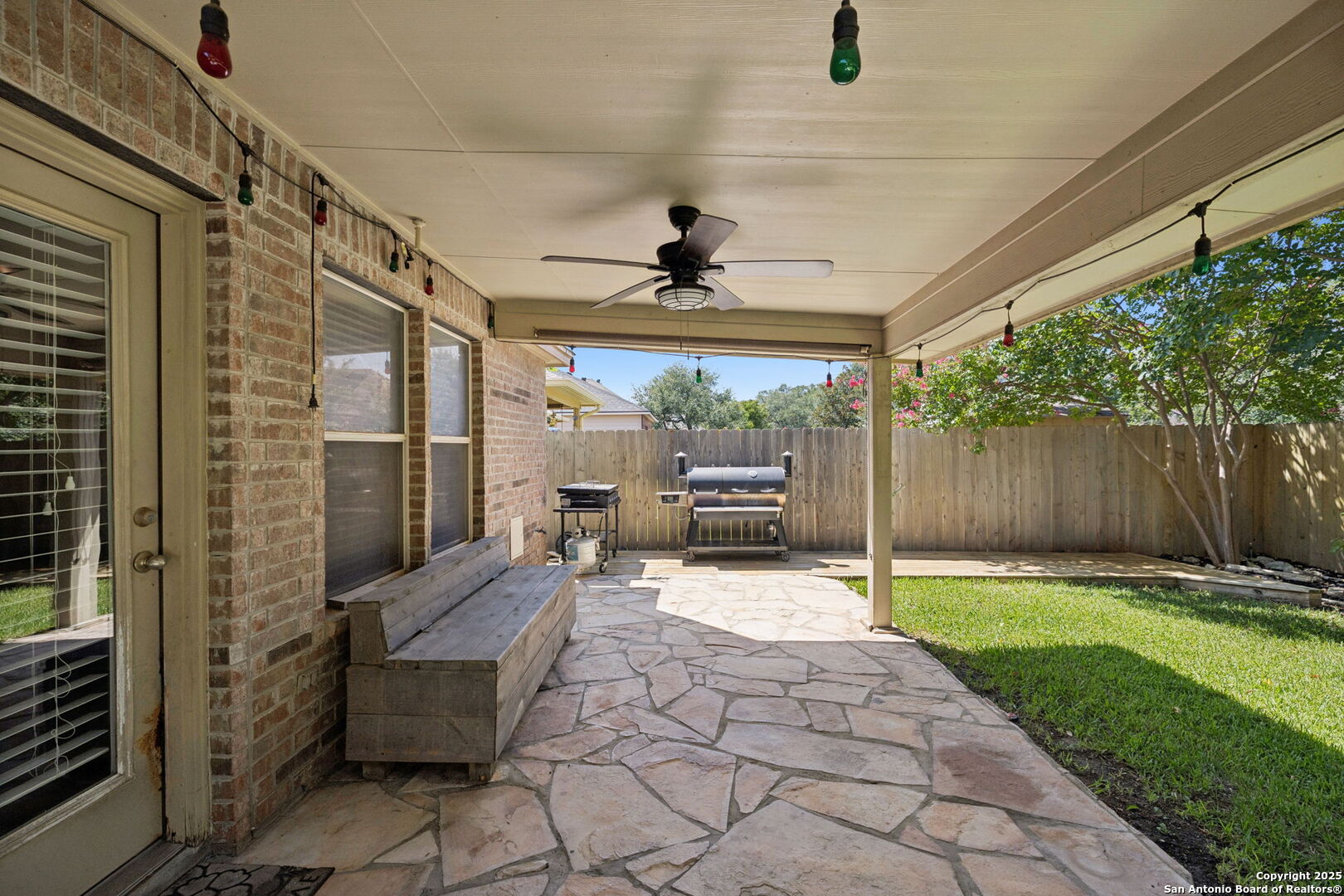 8819 Gustine