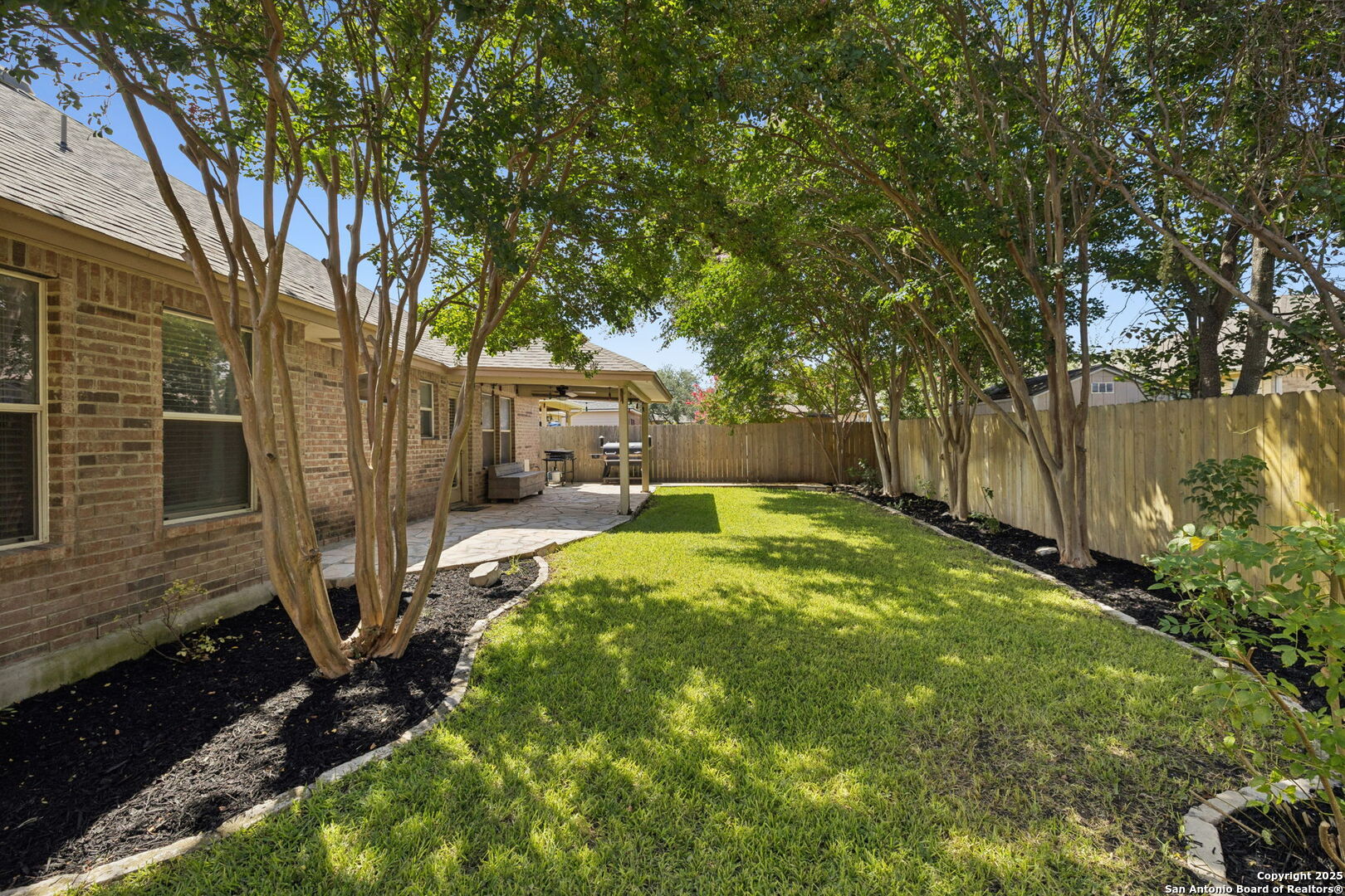 8819 Gustine