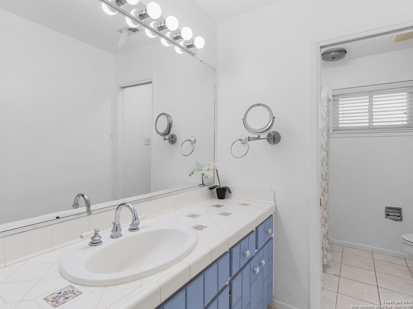 13851 Brook Hollow