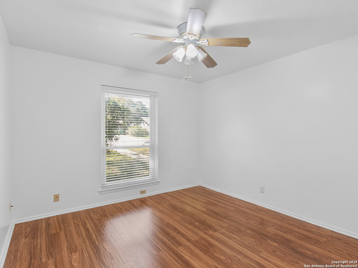13851 Brook Hollow