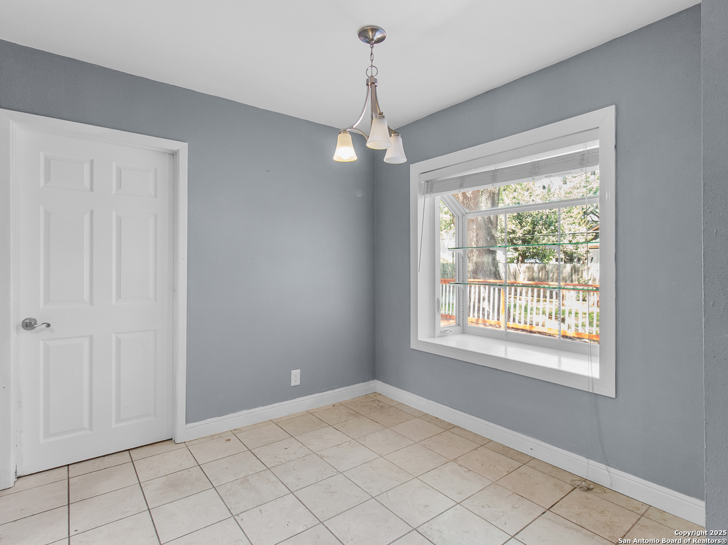 13851 Brook Hollow