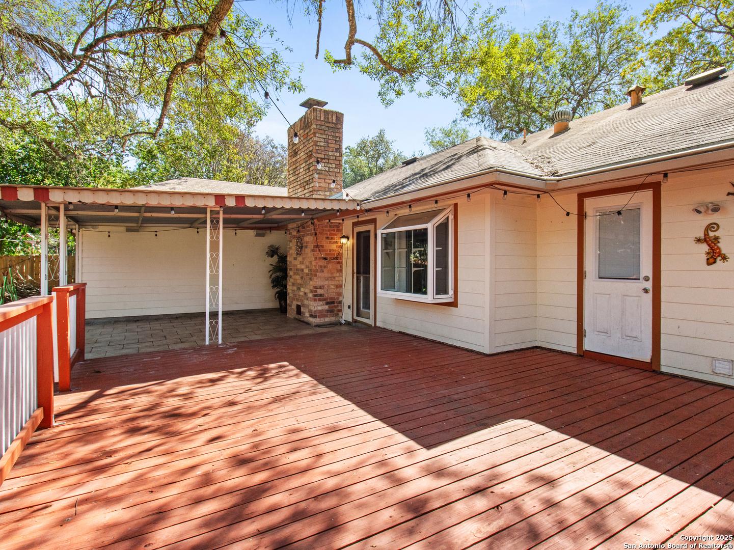 13851 Brook Hollow