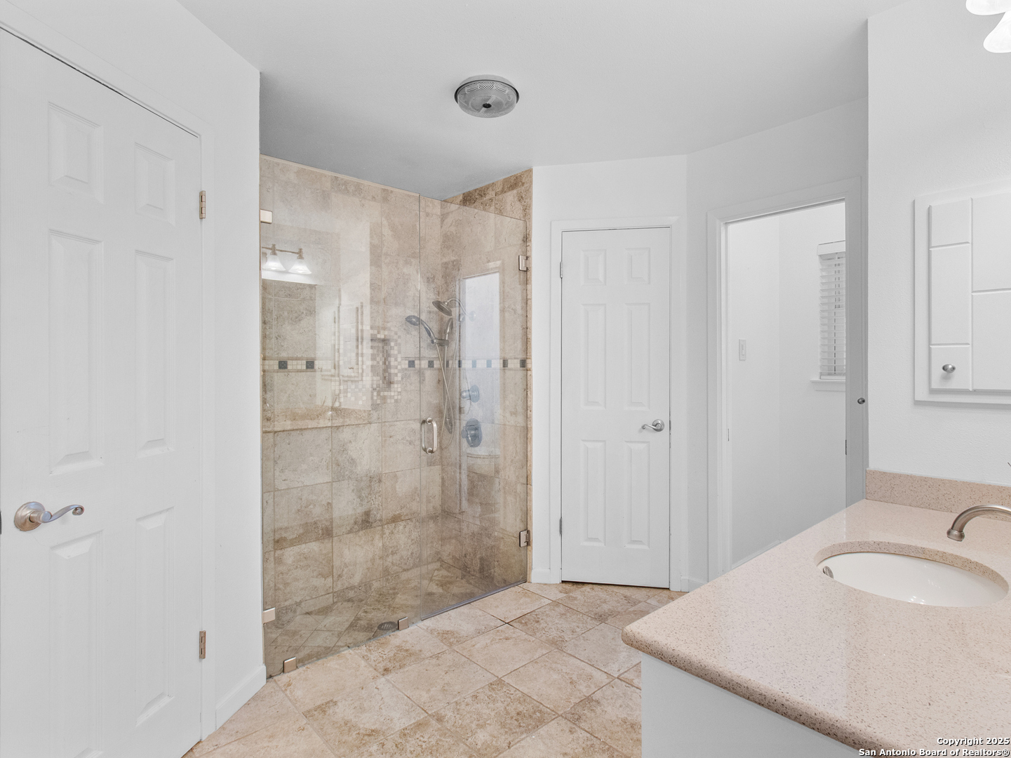 13851 Brook Hollow
