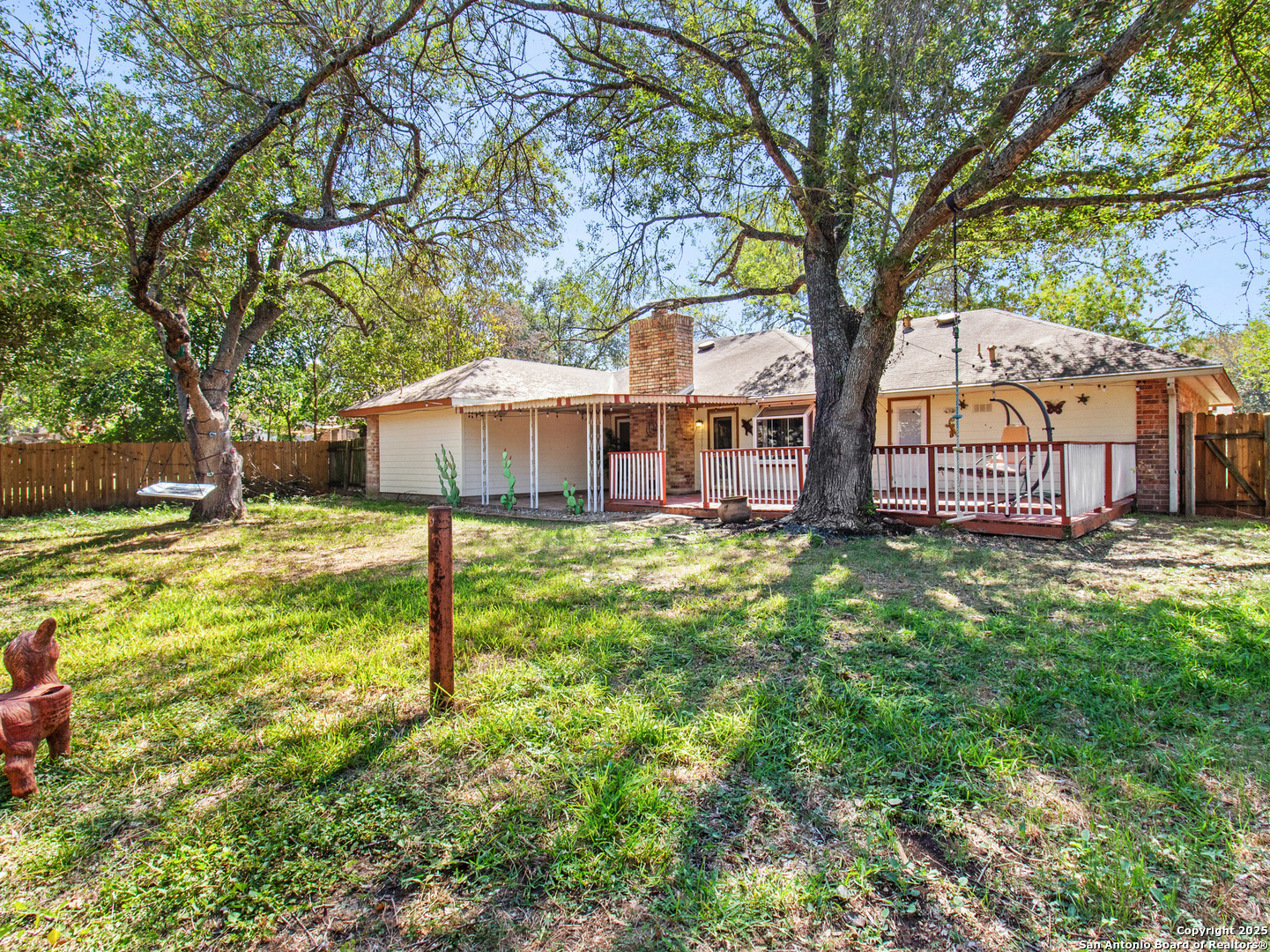 13851 Brook Hollow