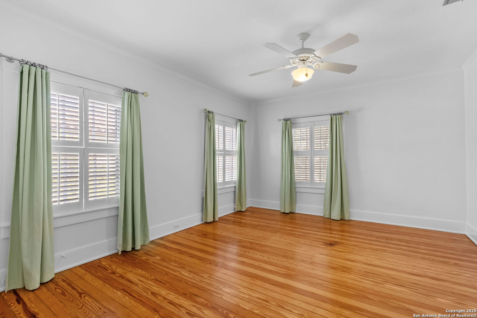 218 Bushnell