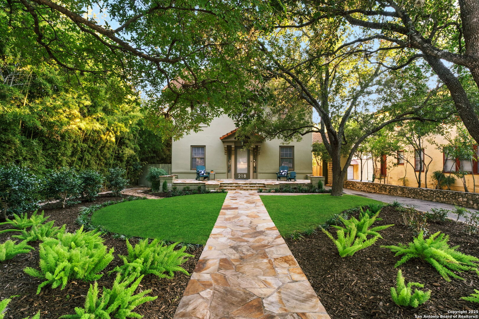 218 Bushnell