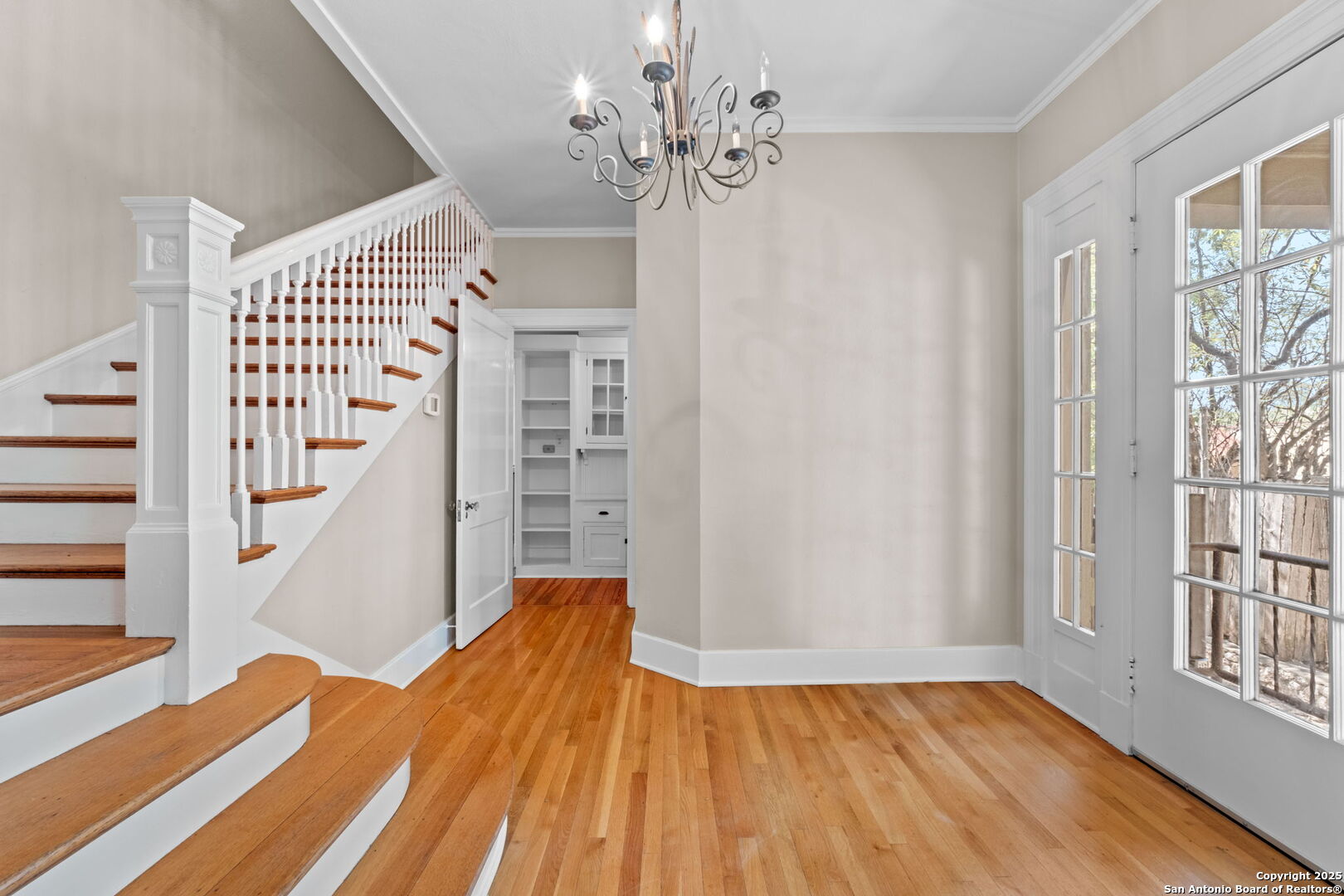 218 Bushnell