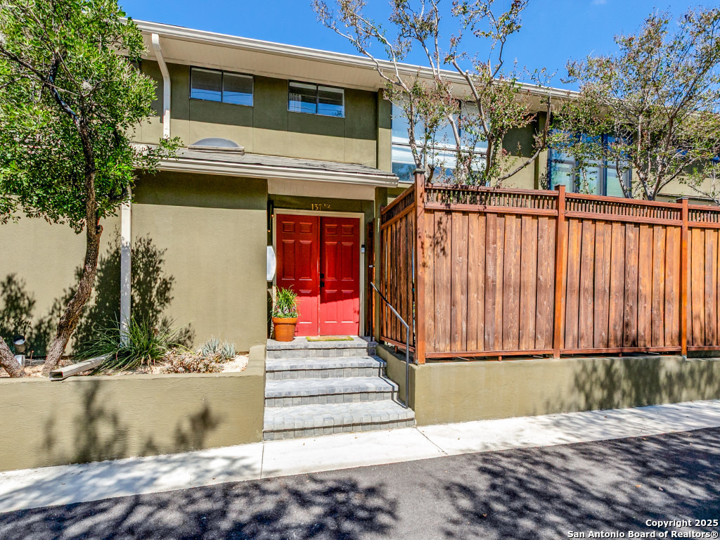 137 Terrell Rd # 1/2