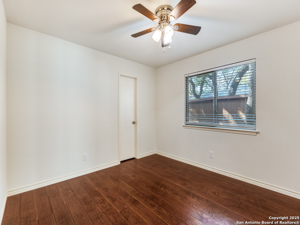 13739 Oak Pebble