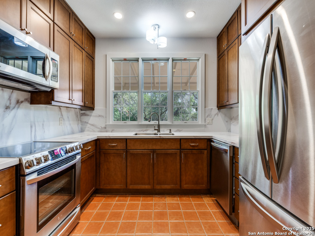 14811 Willow Moss St