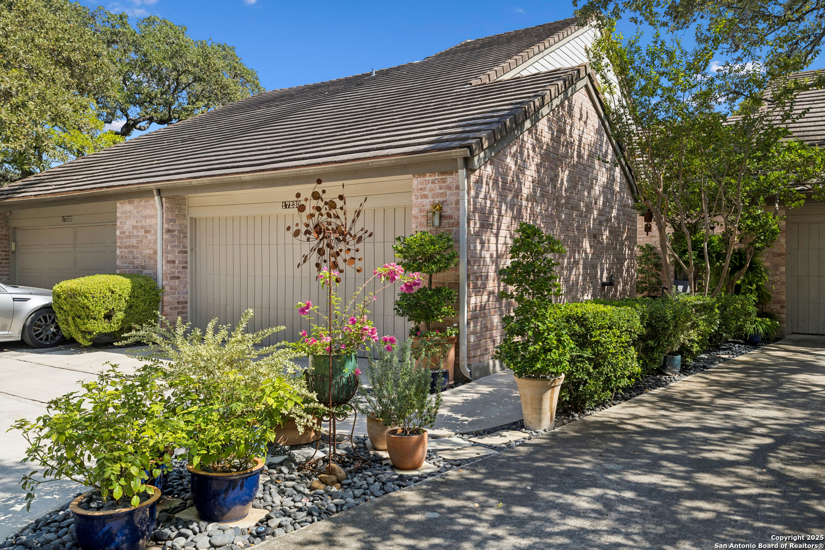 17230 Beacon Woods 1402