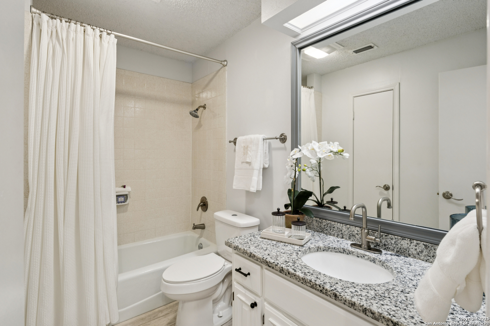 17230 Beacon Woods 1402