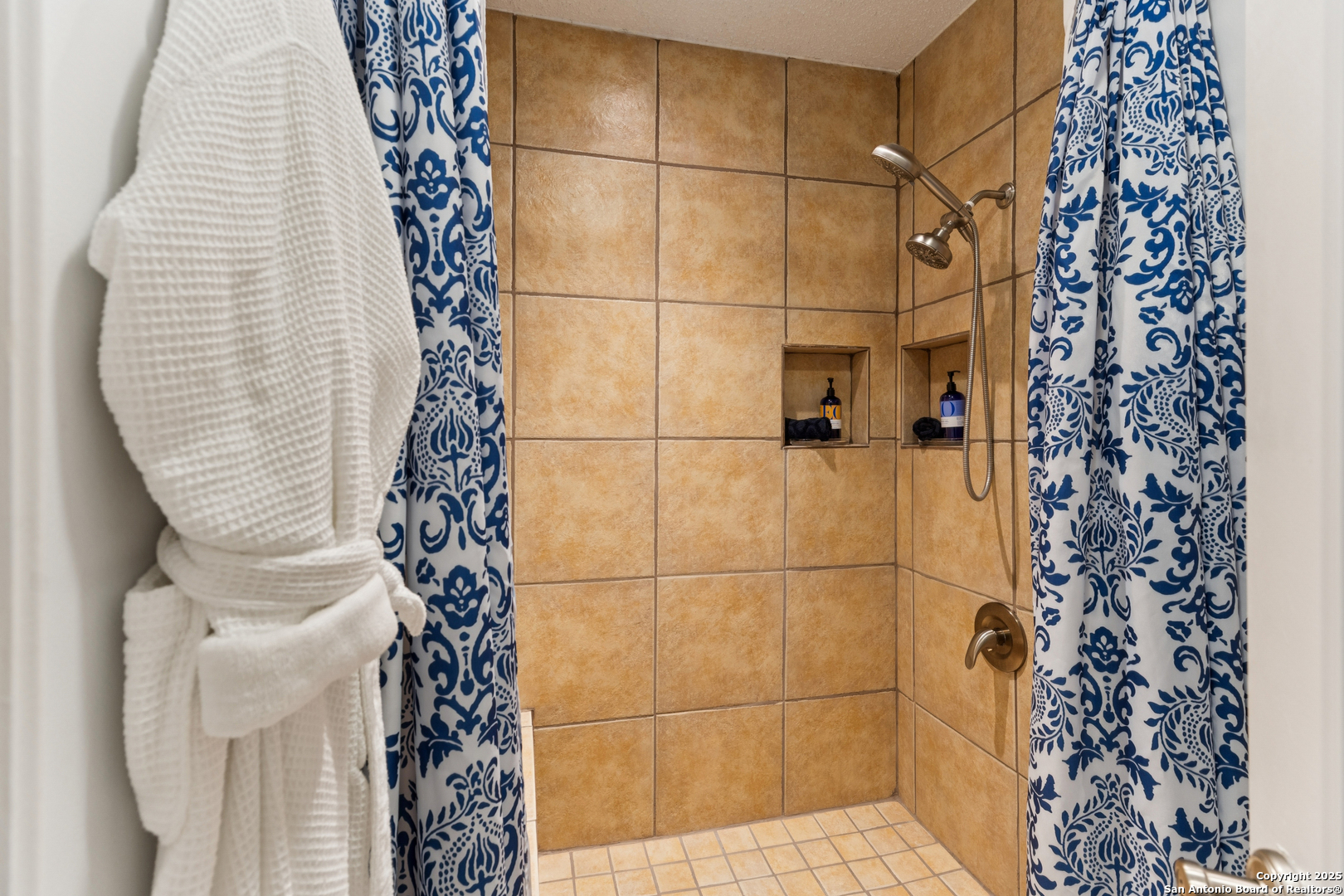 17230 Beacon Woods 1402