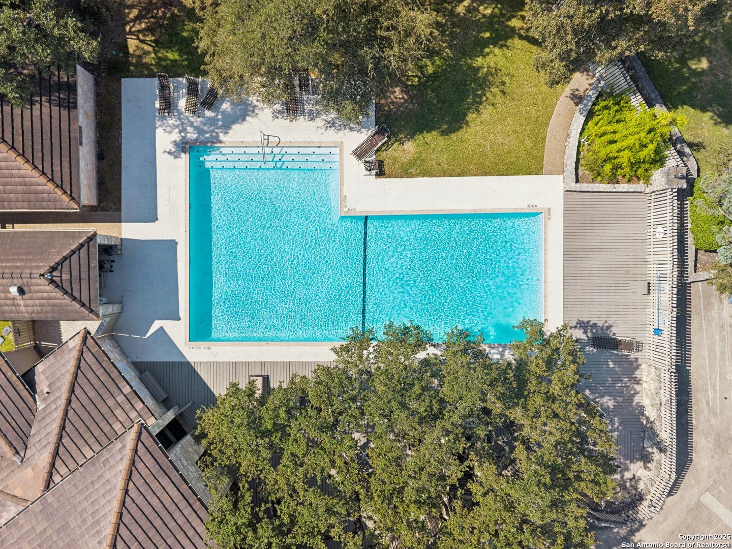 17230 Beacon Woods 1402