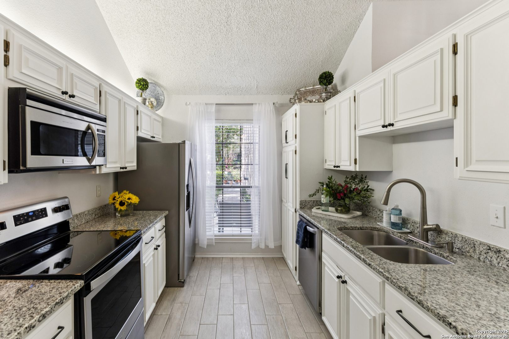 17230 Beacon Woods 1402