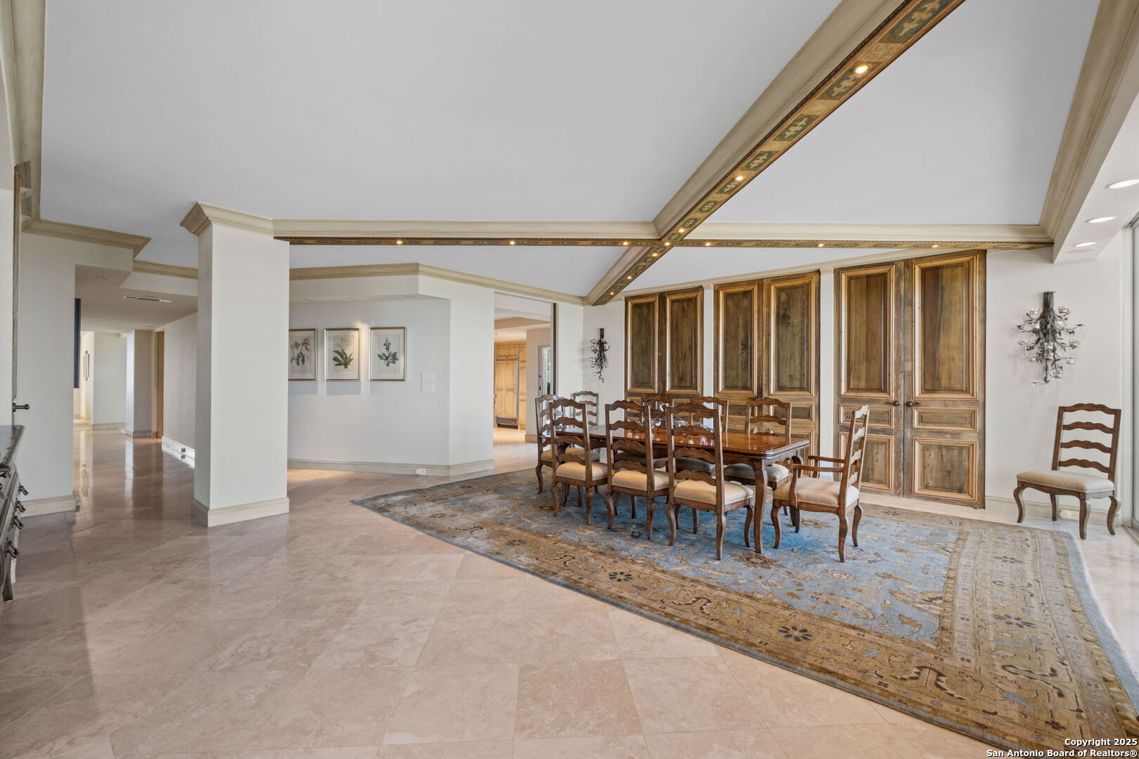 700 E Hildebrand 1401