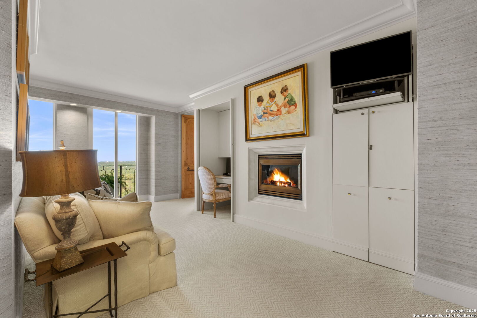 700 E Hildebrand 1401