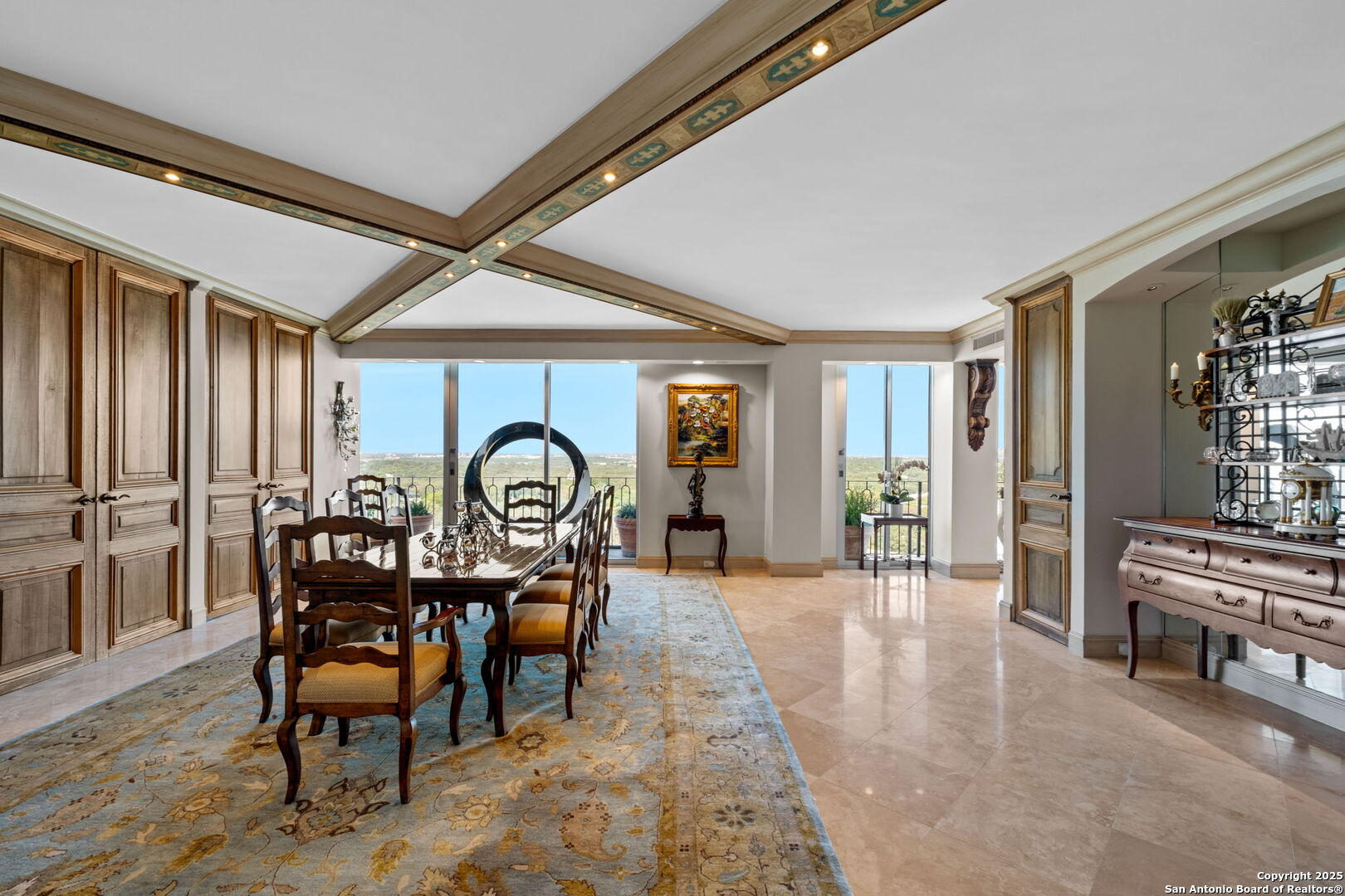 700 E Hildebrand 1401