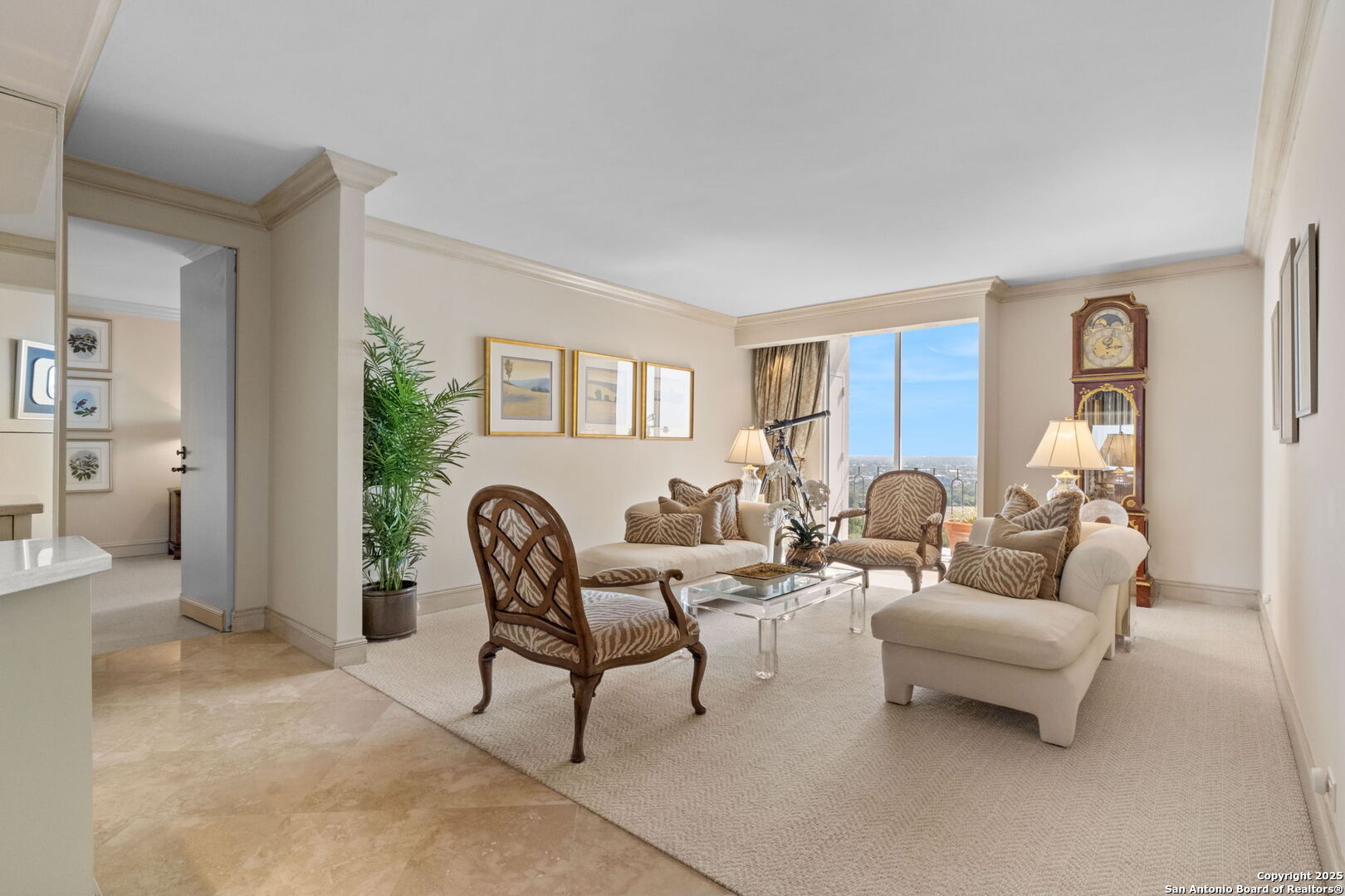 700 E Hildebrand 1401