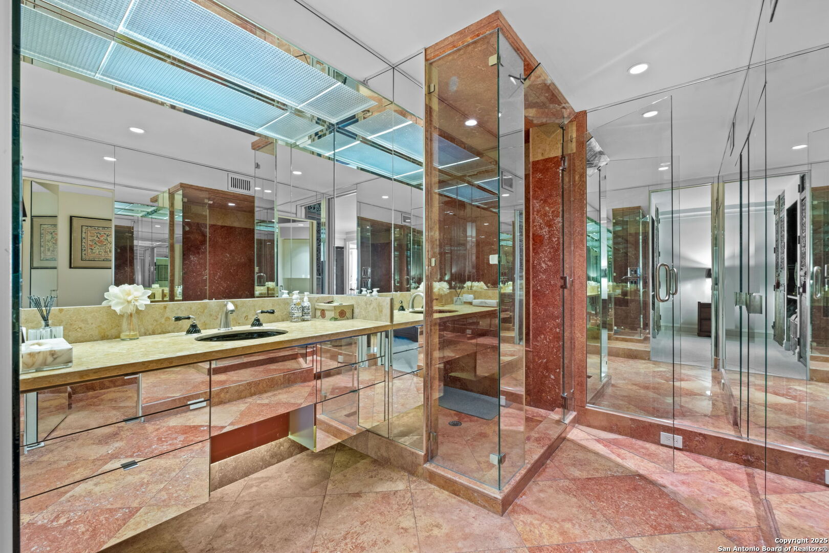 700 E Hildebrand 1401