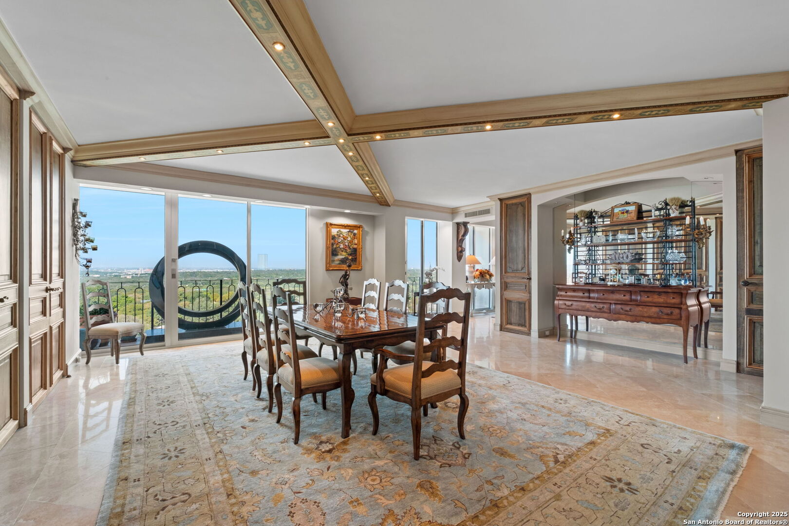 700 E Hildebrand 1401